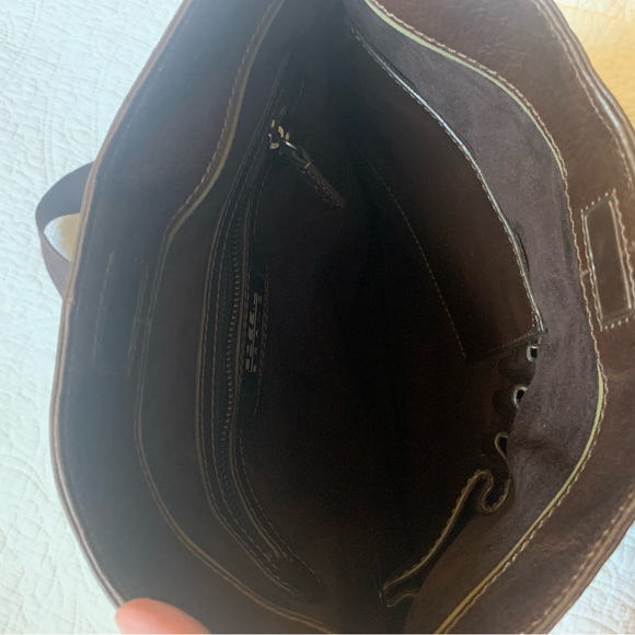 Fossil brand messenger bag. - Picture 7 of 13